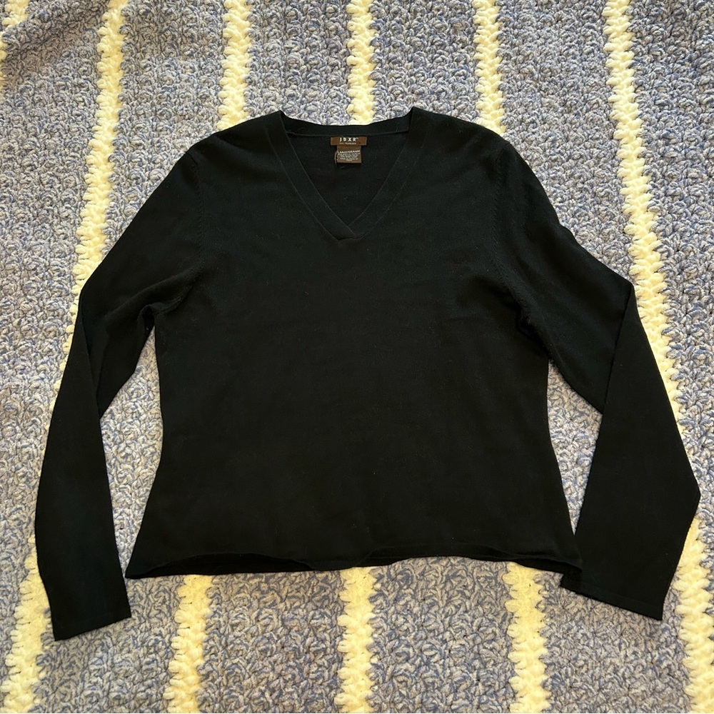 black v neck top
brand JBXR san francisco 
size large
good condition